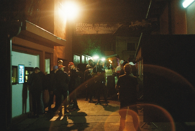 1 Bounder 2, Storm club